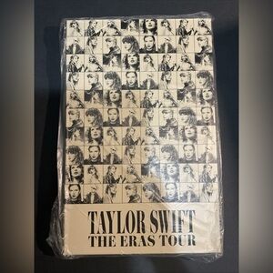 TAYLOR SWIFT THE ERAS TOUR 2024 TORONTO VIP TICKET HOLDER LUX COLLECTIBLE SET